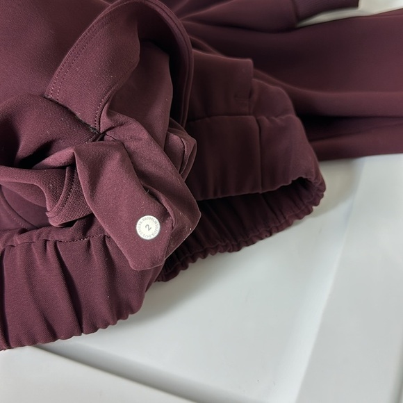 Lululemon On the Fly Jogger Cassis 2 - Picture 4 of 5